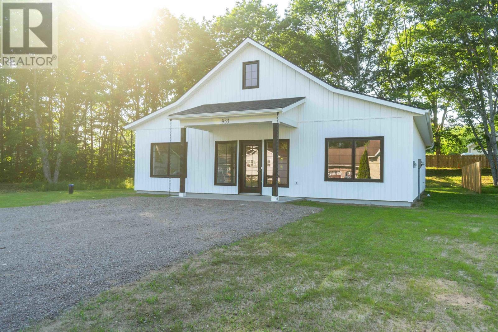 933 Kingston Heights Drive, Ravenwood, Kingston, Nova Scotia  B0P 1R0 - Photo 2 - 202323801