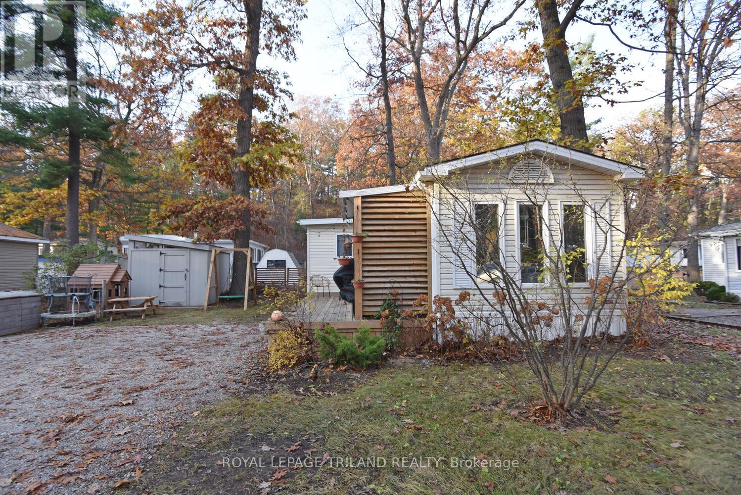 A51 9910 Northville Crescent, Lambton Shores, Ontario N0M 2N0