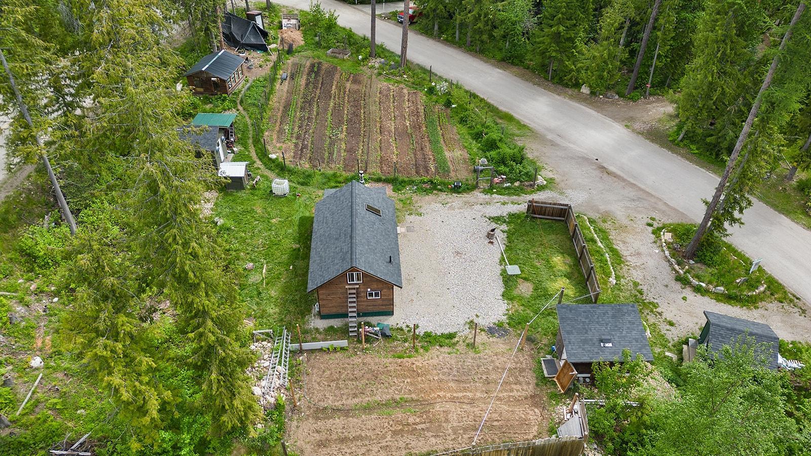 16317 Bowe Road, Crawford Bay, British Columbia  V0B 1E0 - Photo 2 - 2477141