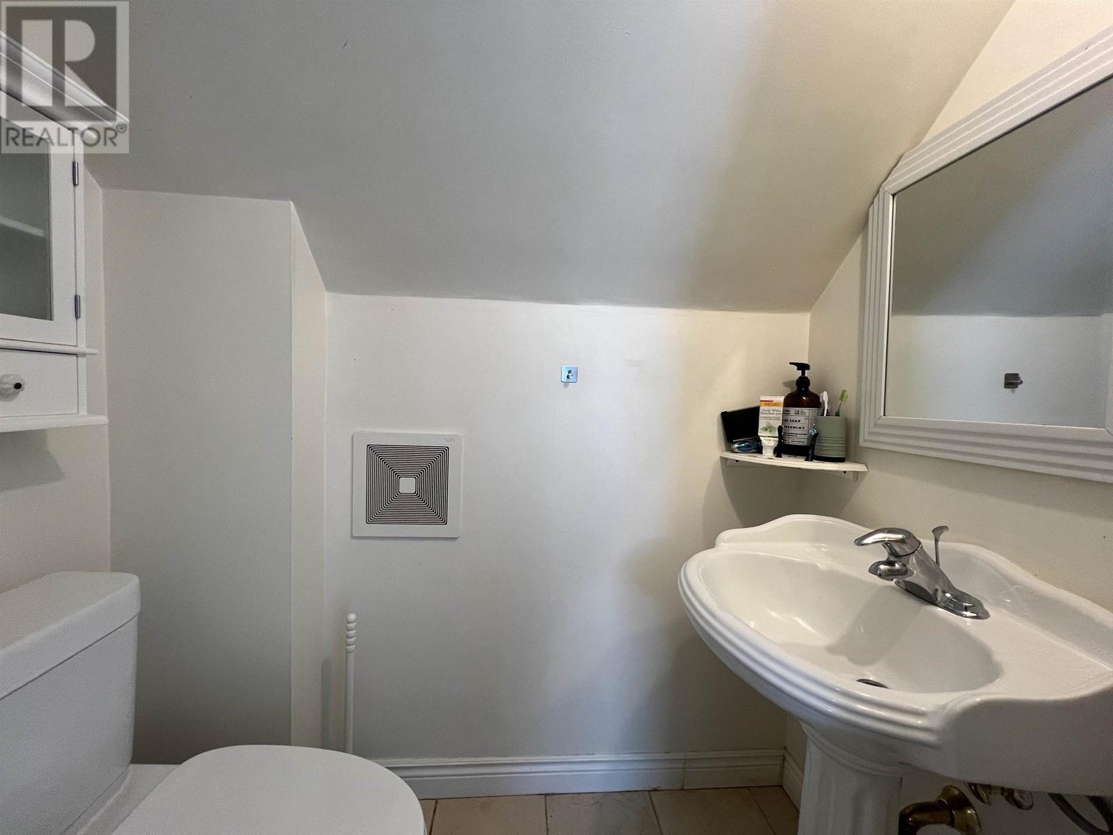 Listing Picture 10 of 19 : 2146 W 33RD AVENUE, Vancouver / 溫哥華 - 魯藝地產 Yvonne Lu Group - MLS Medallion Club Member