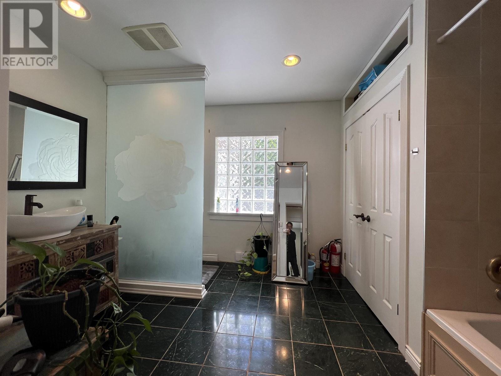 Listing Picture 5 of 19 : 2146 W 33RD AVENUE, Vancouver / 溫哥華 - 魯藝地產 Yvonne Lu Group - MLS Medallion Club Member