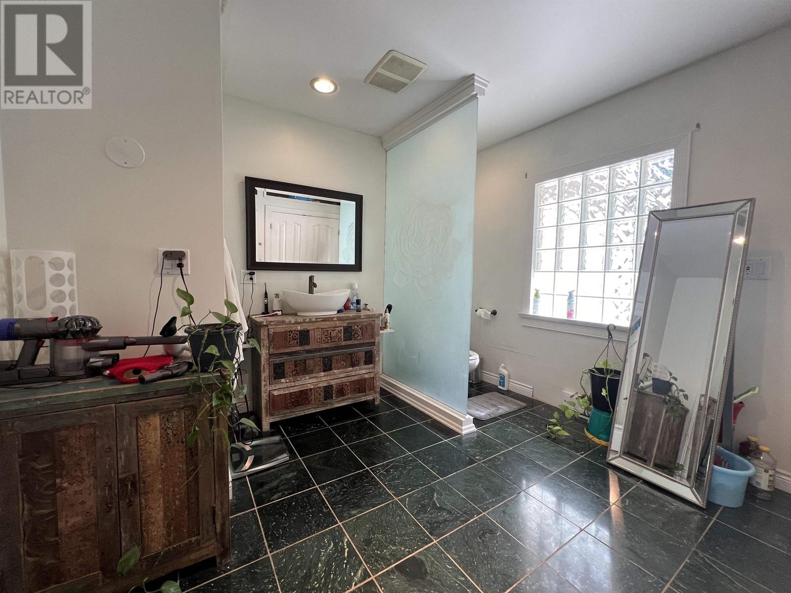 Listing Picture 6 of 19 : 2146 W 33RD AVENUE, Vancouver / 溫哥華 - 魯藝地產 Yvonne Lu Group - MLS Medallion Club Member