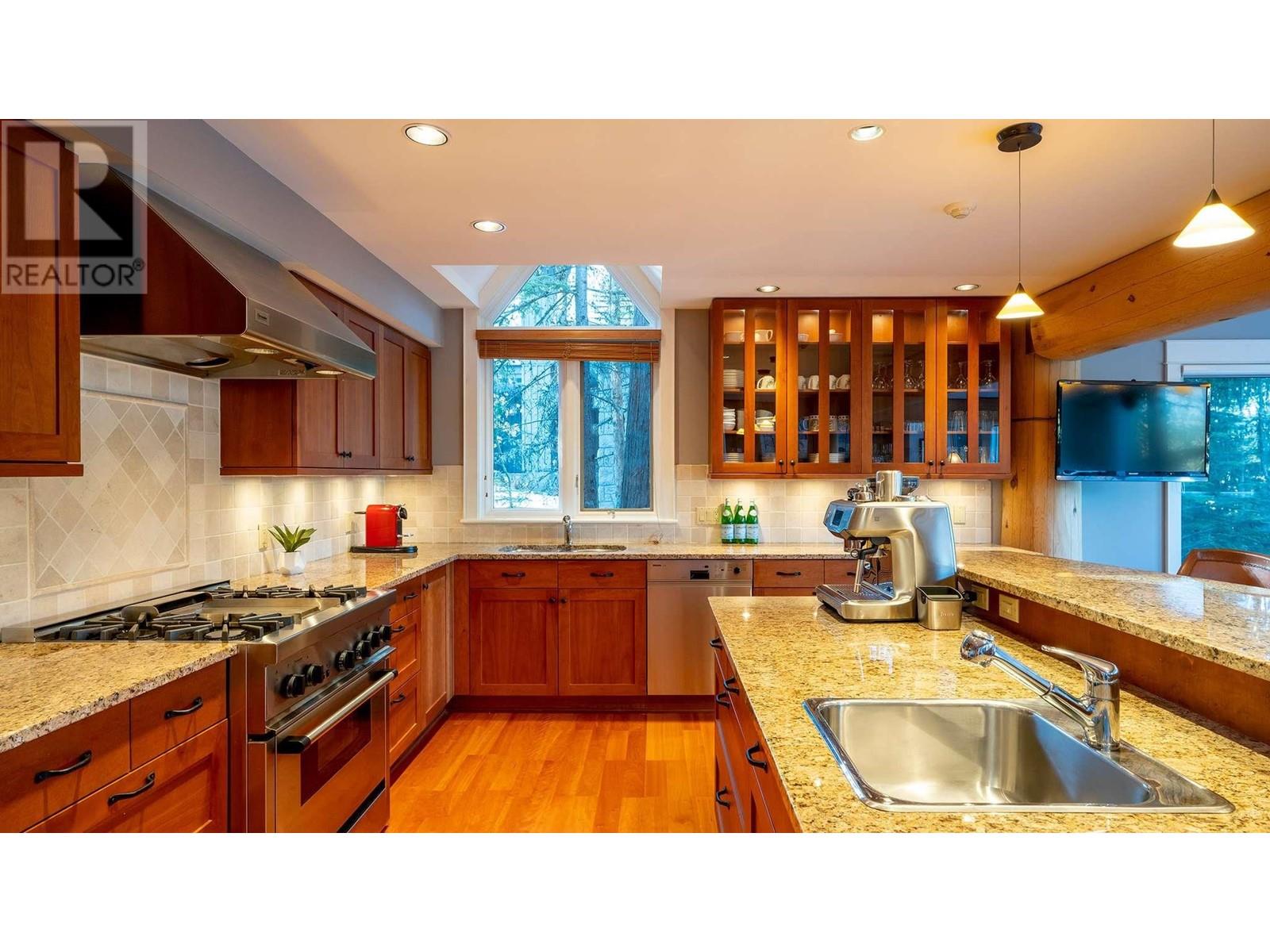 4942 Horstman Lane, Whistler, British Columbia V0N 1B4 - Photo 10 - R2885453