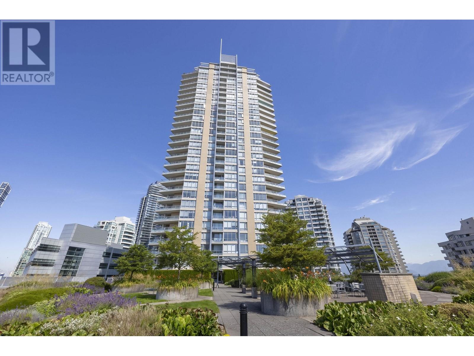 208 4808 Hazel Street, Burnaby, British Columbia  V5H 0A2 - Photo 1 - R2885469