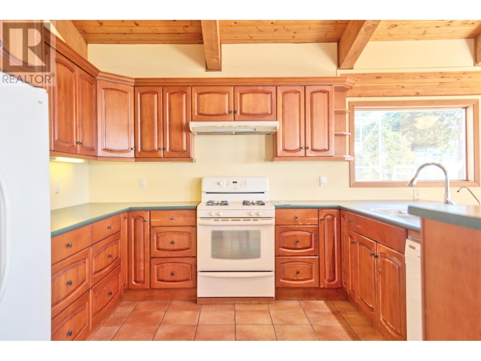 6325 Sunshine Coast Highway, Sechelt, British Columbia  V7Z 0M3 - Photo 24 - R2884344