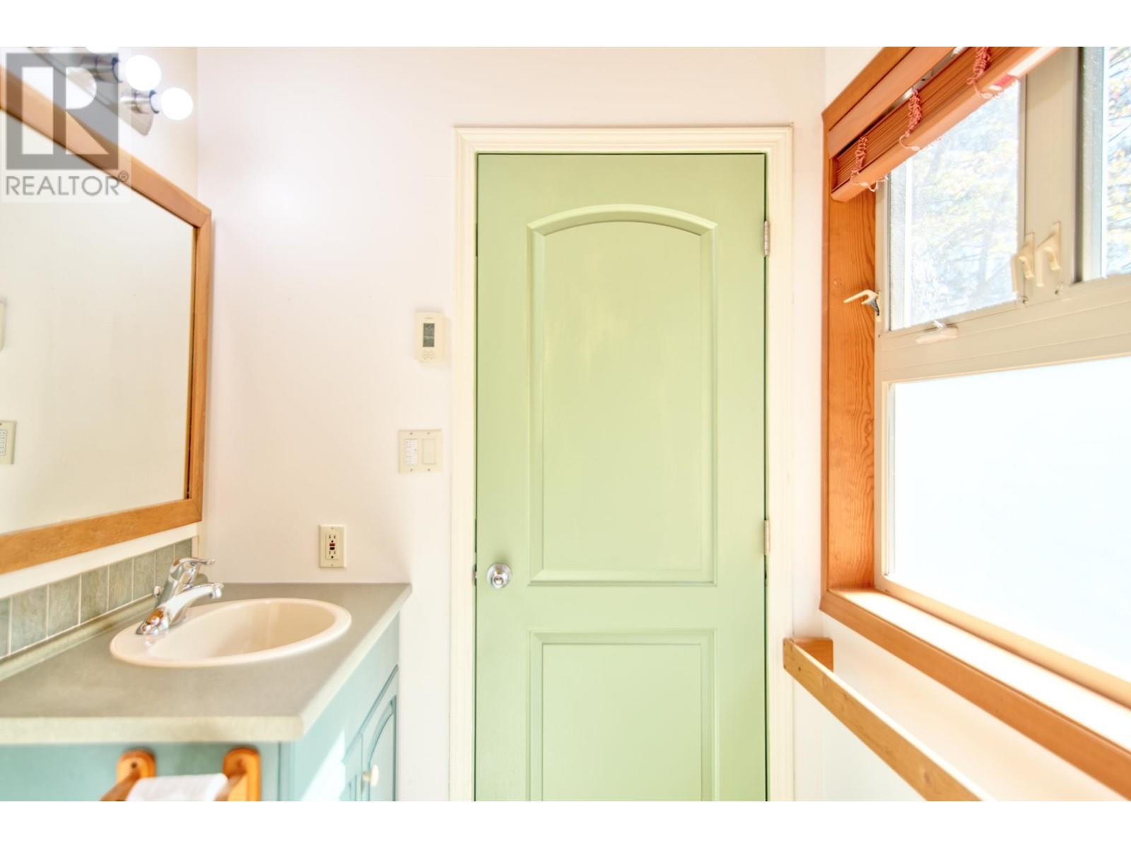 6325 Sunshine Coast Highway, Sechelt, British Columbia  V7Z 0M3 - Photo 34 - R2884344