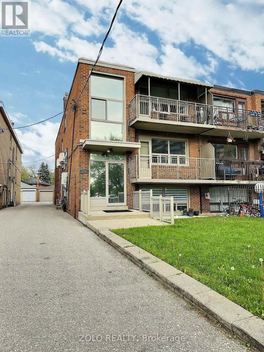 <h3>$3,250<small> Monthly</small></h3><p>279 Scarlett Road, Toronto, Ontario</p>