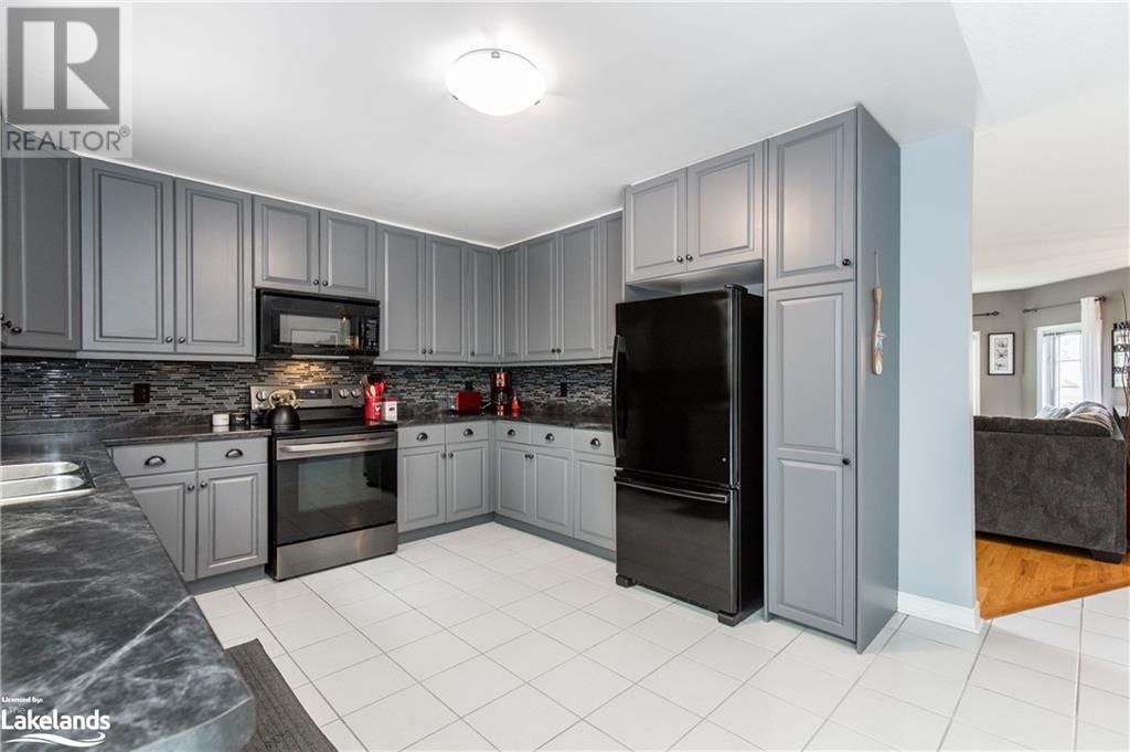 8 Caldas Circle, Wasaga Beach, Ontario  L9Z 1L1 - Photo 13 - 40571374