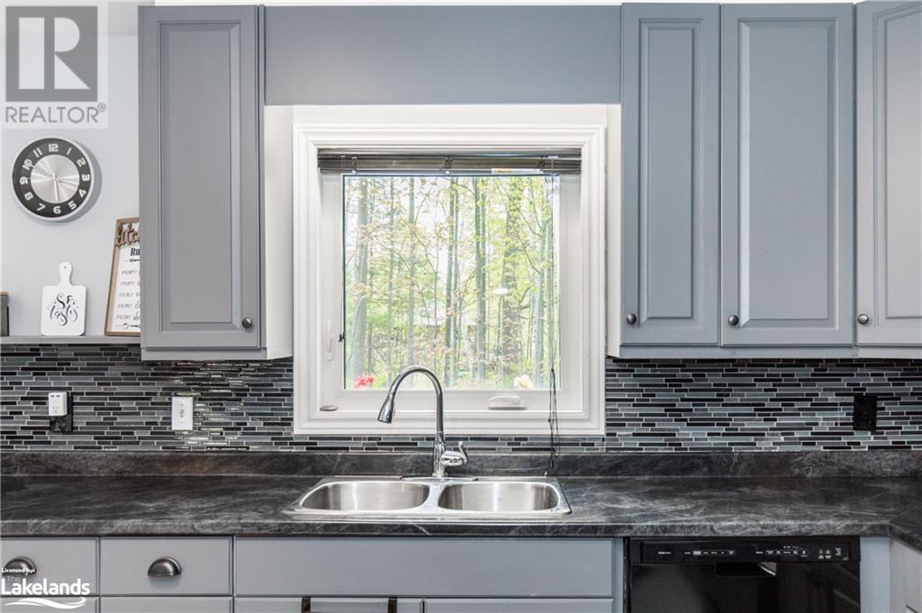 8 Caldas Circle, Wasaga Beach, Ontario  L9Z 1L1 - Photo 15 - 40571374