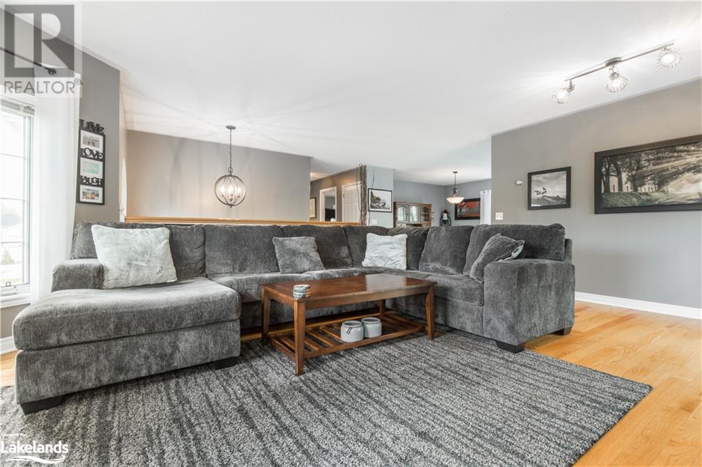 8 Caldas Circle, Wasaga Beach, Ontario  L9Z 1L1 - Photo 6 - 40571374