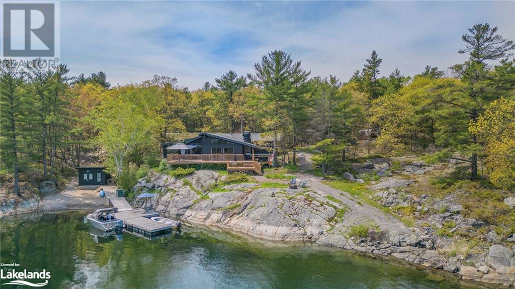 B654-1 LENT Island, the archipelago, Ontario