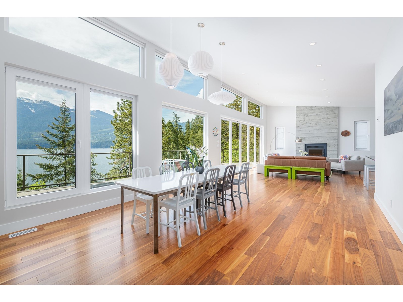 17246 Pilot Bay Road, Crawford Bay, British Columbia  V0B 1X0 - Photo 4 - 2477142