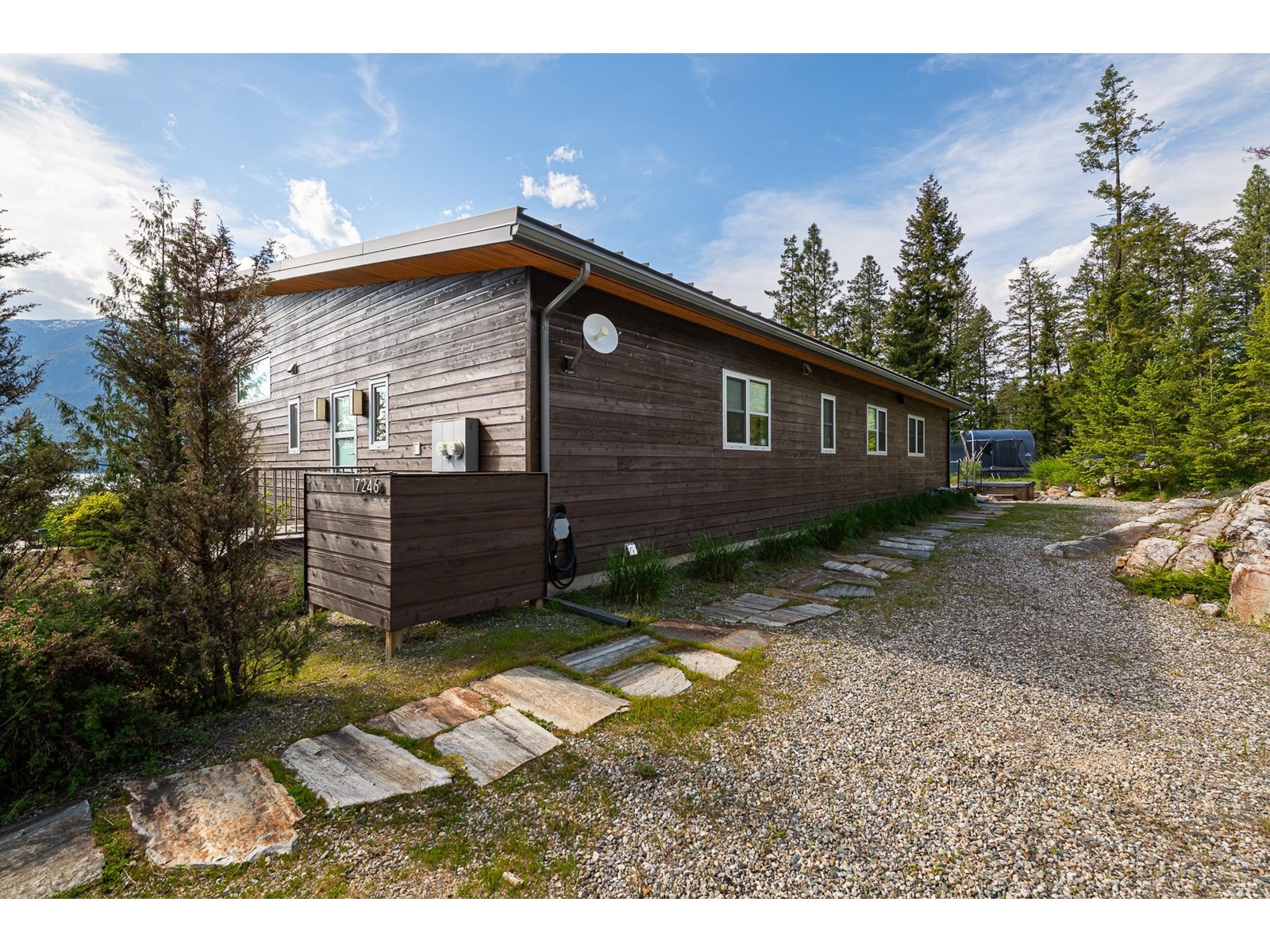 17246 Pilot Bay Road, Crawford Bay, British Columbia  V0B 1X0 - Photo 53 - 2477142