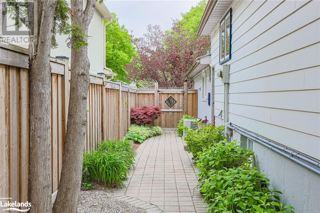 1765 Pickmere Court, Mississauga, Ontario  L4X 1Z3 - Photo 41 - 40592514