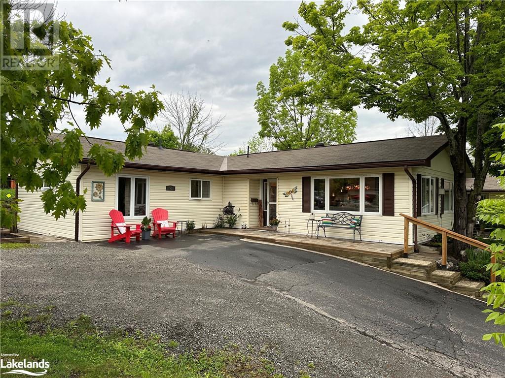 55 Forest Street, Parry Sound, Ontario  P2A 2R2 - Photo 4 - 40592586