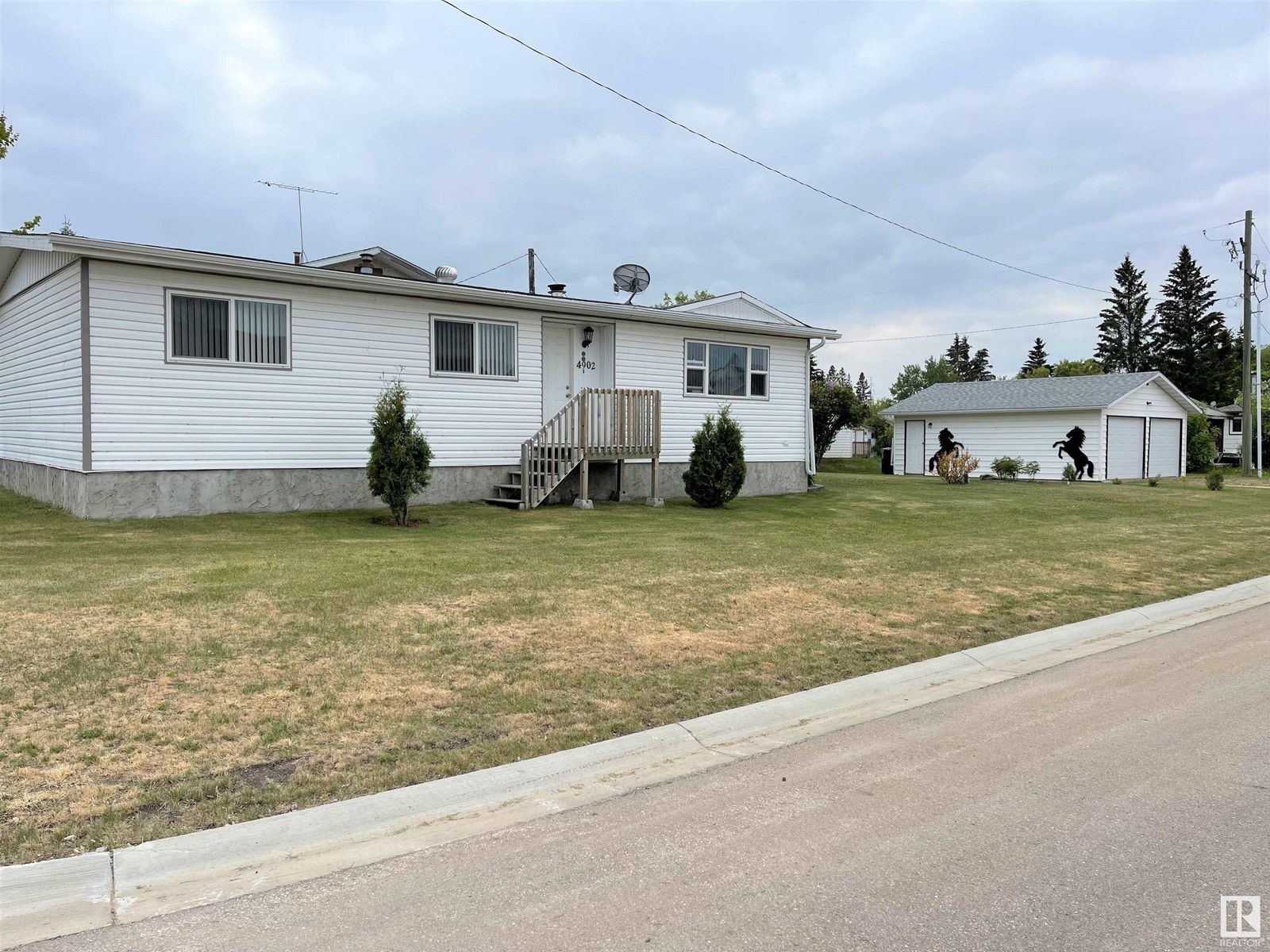 4902 51 AV, Ardmore, Alberta