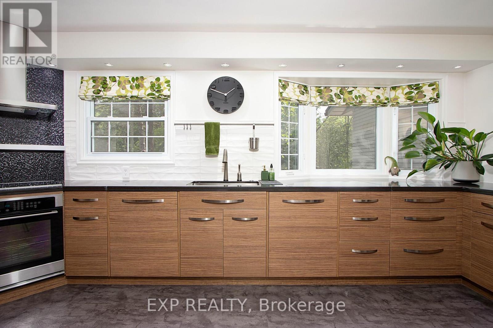 25 Demeyere Avenue, Tillsonburg, Ontario  N4G 4Y2 - Photo 9 - X8361978