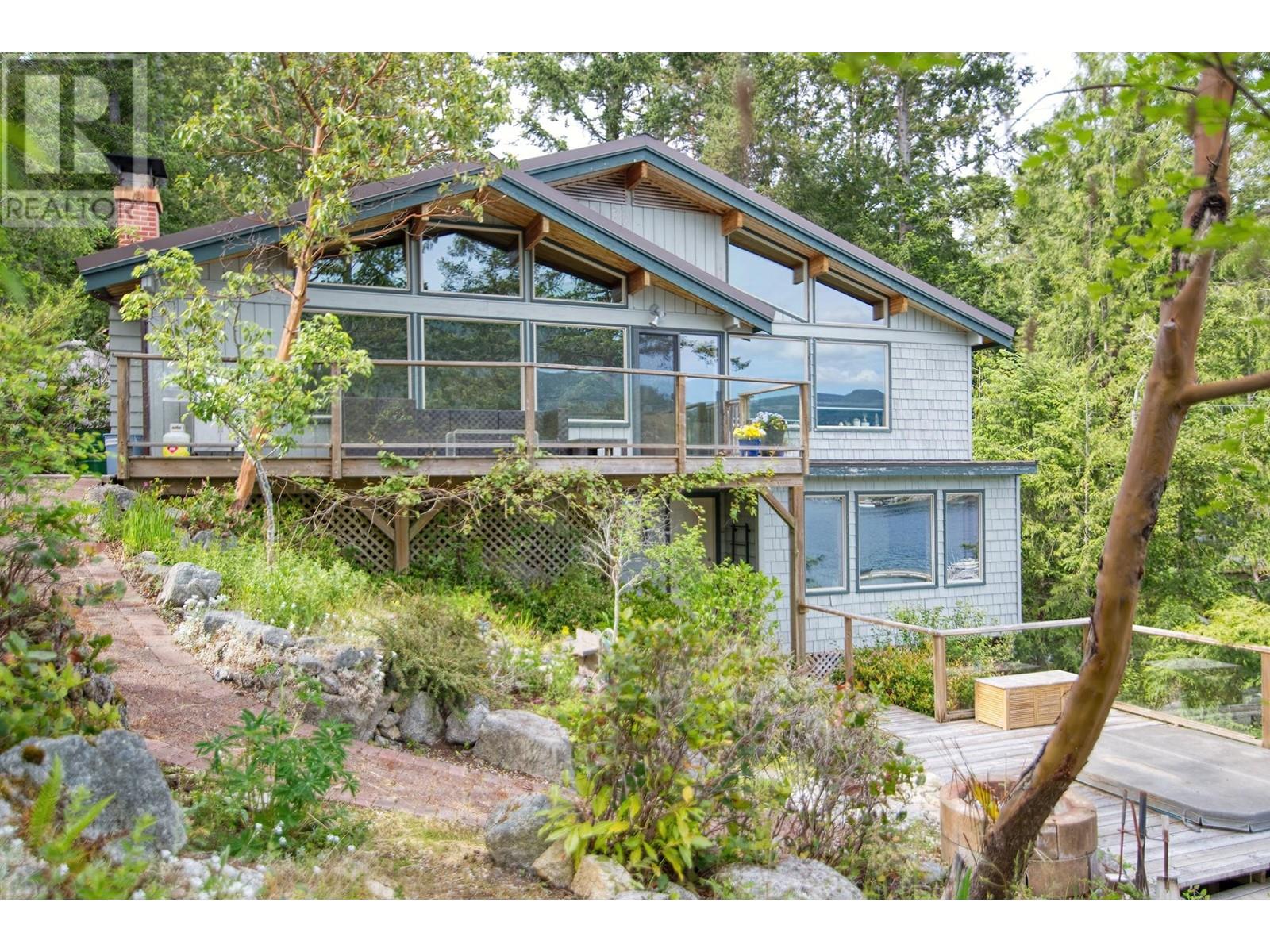 4975 Panorama Drive, Garden Bay, British Columbia  V0N 1S0 - Photo 2 - R2885767