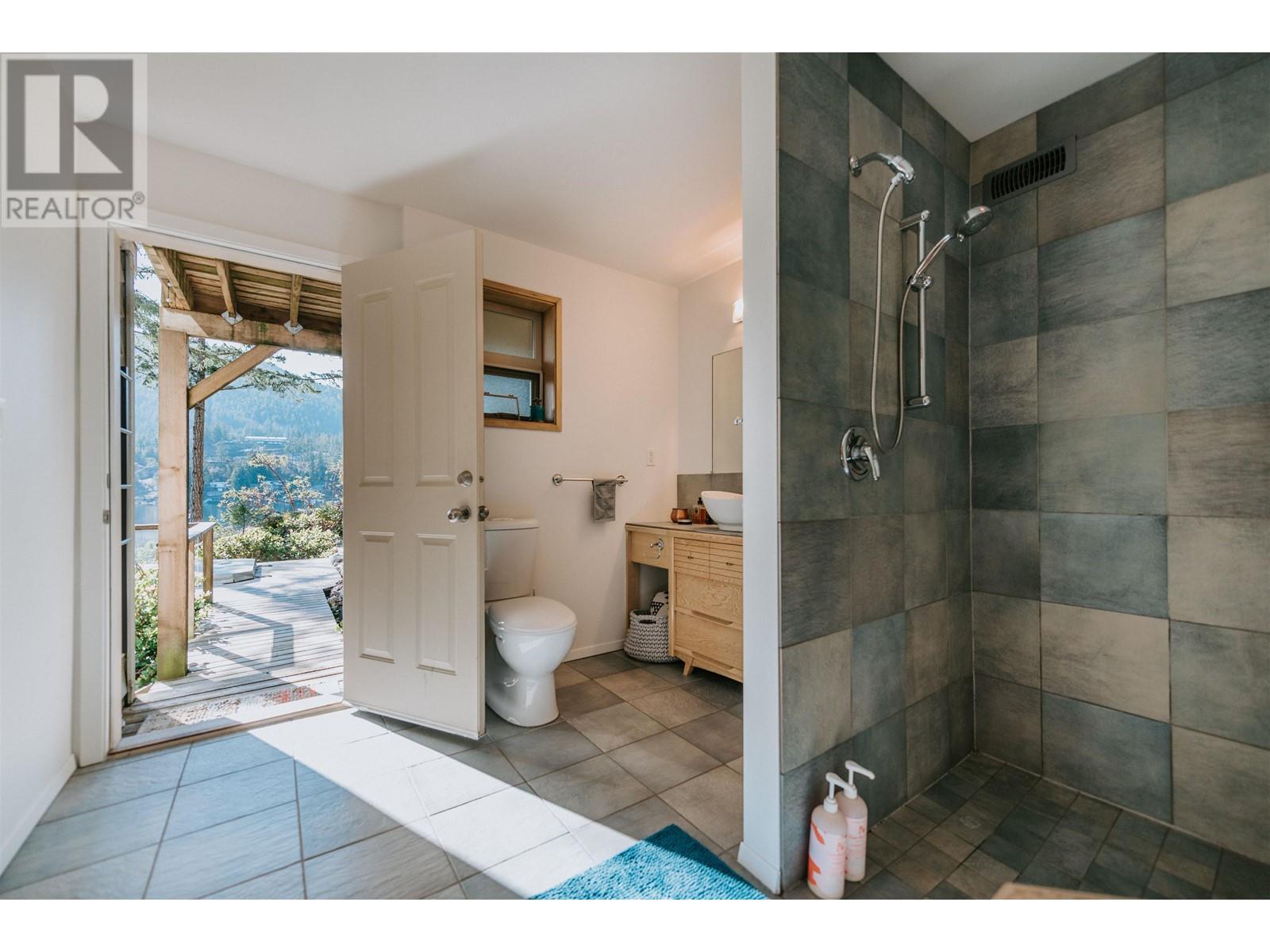 4975 Panorama Drive, Garden Bay, British Columbia  V0N 1S0 - Photo 29 - R2885767