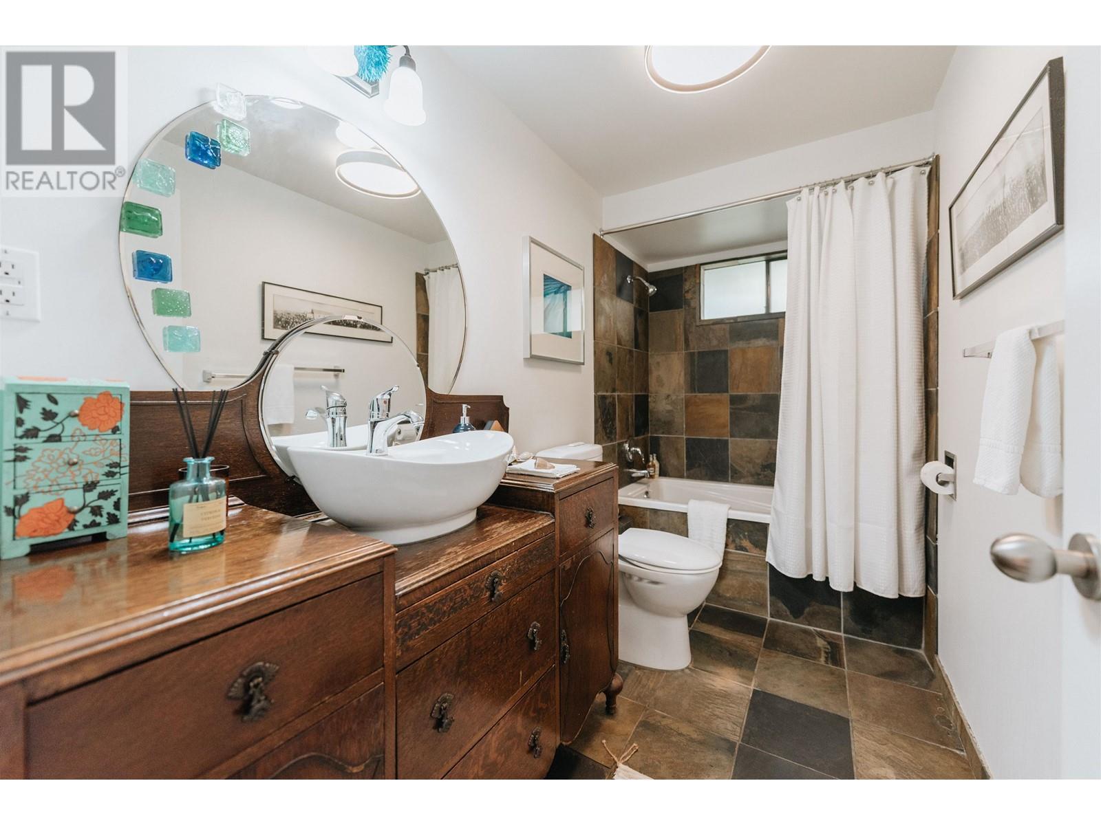 4975 Panorama Drive, Garden Bay, British Columbia  V0N 1S0 - Photo 33 - R2885767