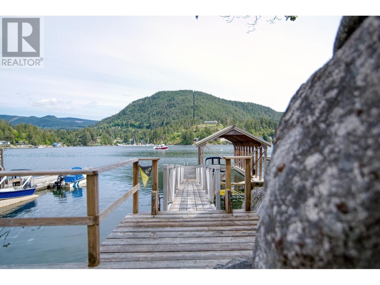 4975 Panorama Drive, Garden Bay, British Columbia  V0N 1S0 - Photo 5 - R2885767