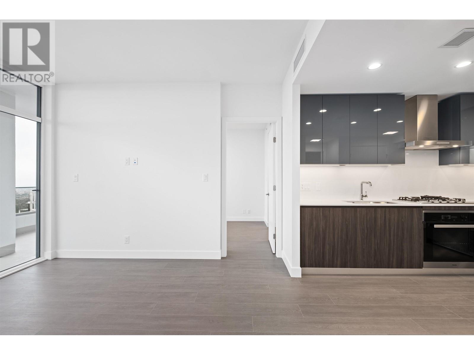 3905 6511 Sussex Avenue, Burnaby, British Columbia  V5H 0K5 - Photo 2 - R2885777