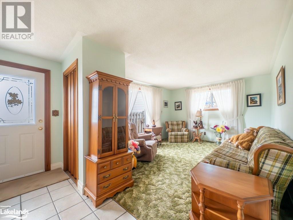 8 Almonte Street, Parry Sound, Ontario  P2A 2J8 - Photo 8 - 40562684