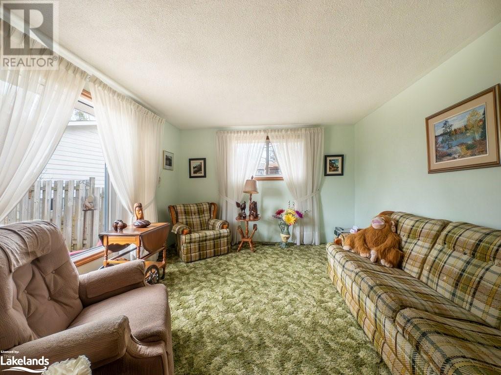 8 Almonte Street, Parry Sound, Ontario  P2A 2J8 - Photo 9 - 40562684