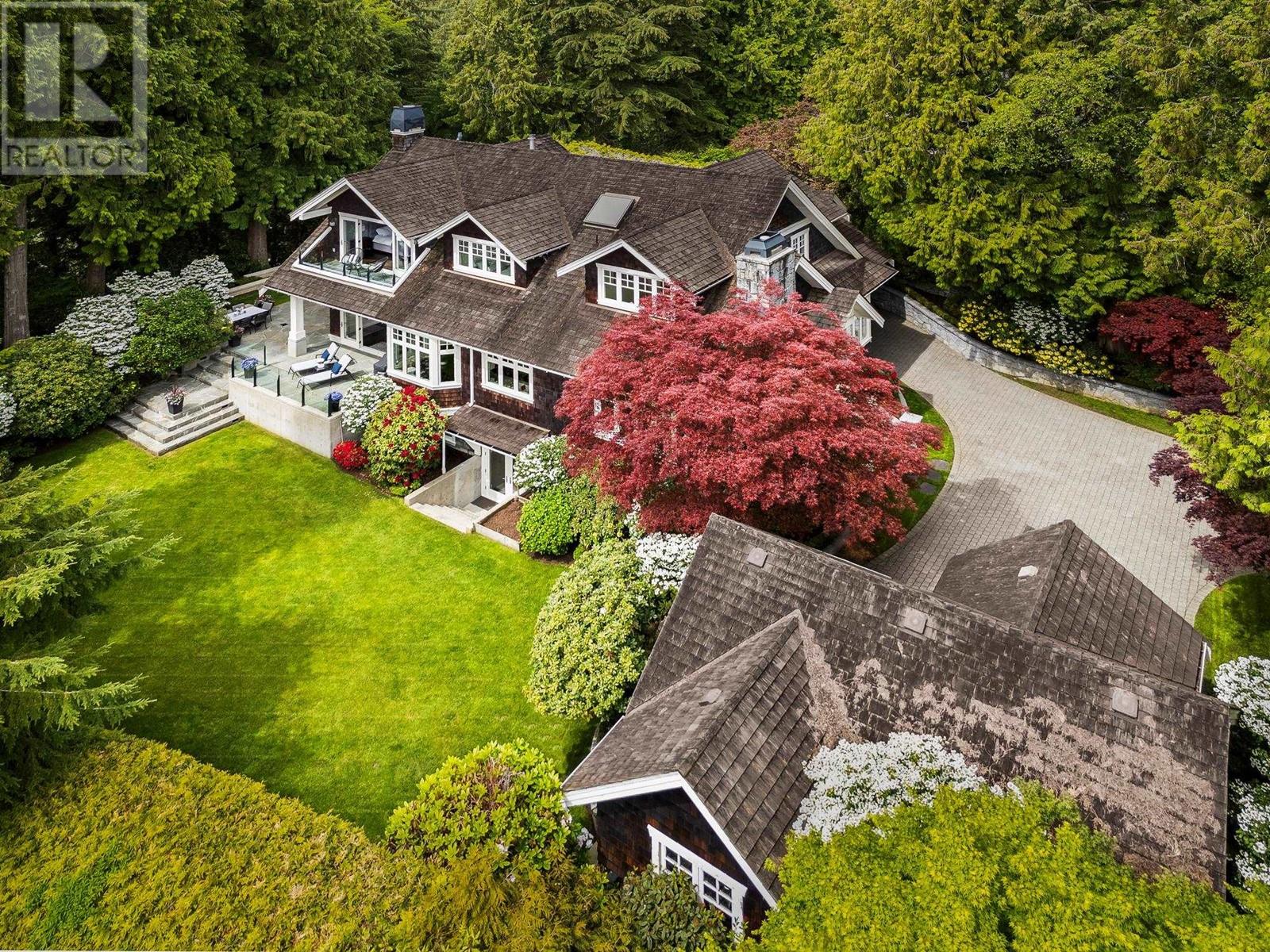 3805 SUNNYCREST DRIVE, north vancouver, British Columbia