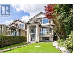 366 E 26TH STREET, north vancouver, British Columbia