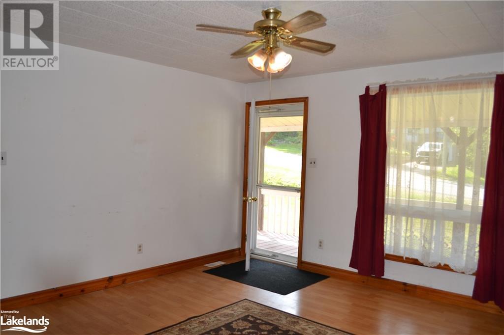 4 Macfarlane Street, Parry Sound, Ontario  P2A 2N2 - Photo 4 - 40593496