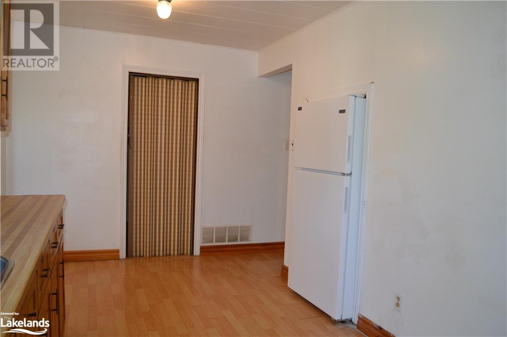 4 Macfarlane Street, Parry Sound, Ontario  P2A 2N2 - Photo 6 - 40593496