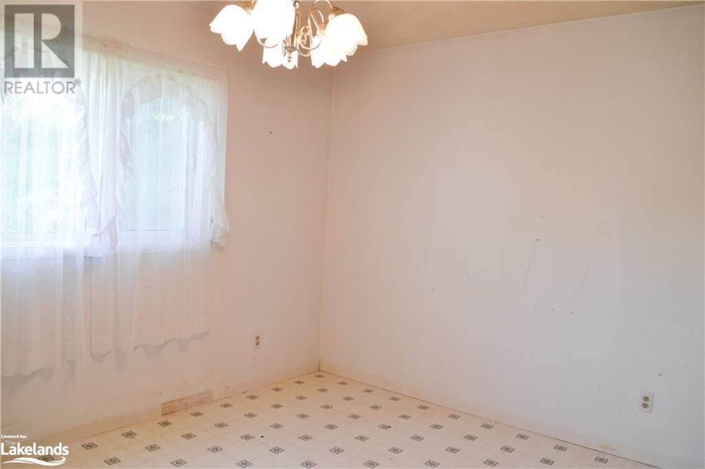 4 Macfarlane Street, Parry Sound, Ontario  P2A 2N2 - Photo 8 - 40593496