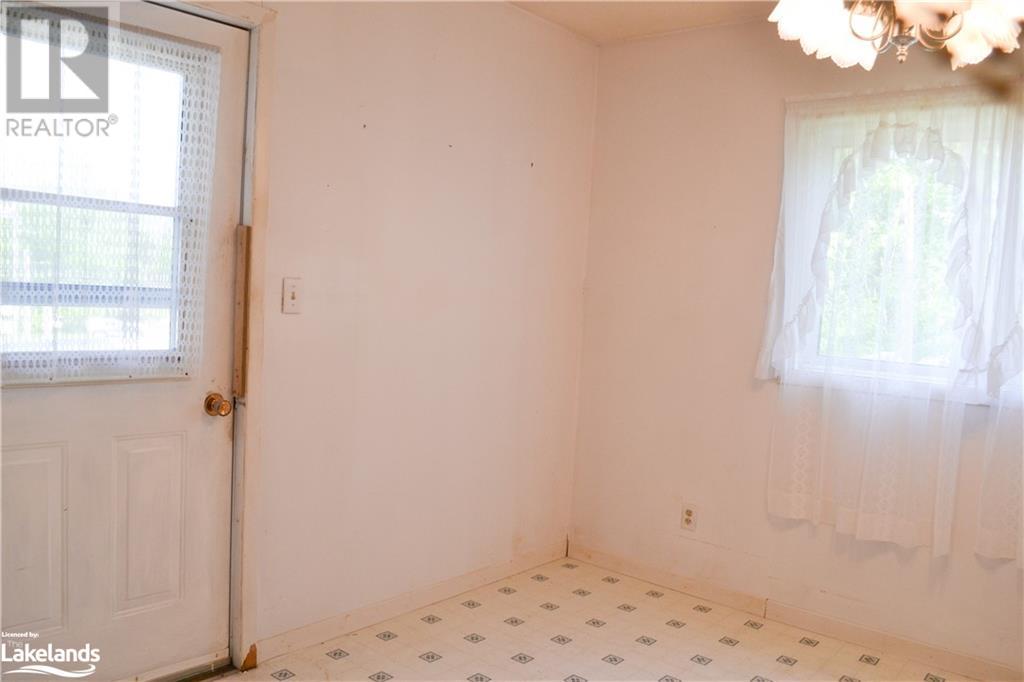 4 Macfarlane Street, Parry Sound, Ontario  P2A 2N2 - Photo 9 - 40593496