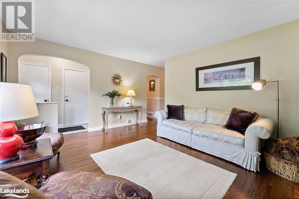 7 Elmview Court, Etobicoke, Ontario  M9A 2T7 - Photo 10 - 40592831