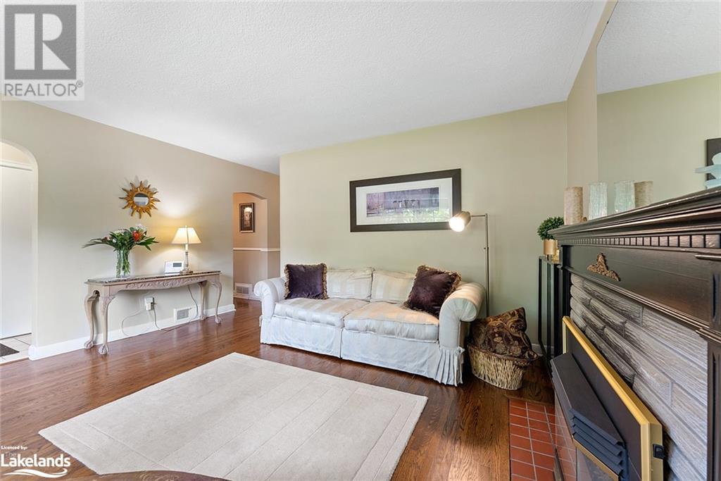 7 Elmview Court, Etobicoke, Ontario  M9A 2T7 - Photo 11 - 40592831