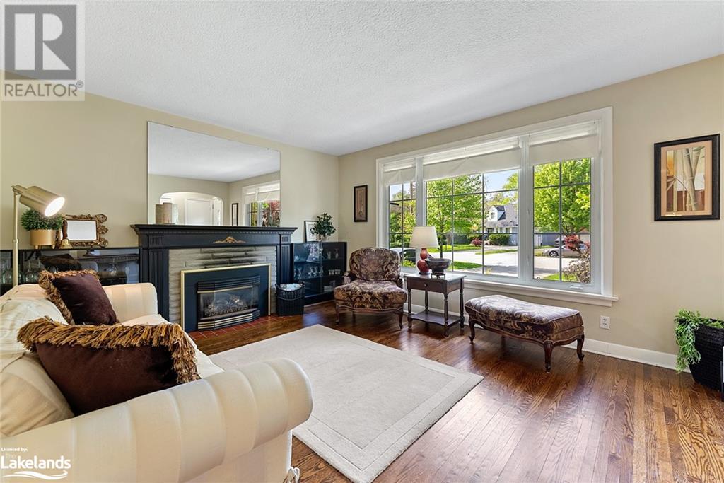 7 Elmview Court, Etobicoke, Ontario  M9A 2T7 - Photo 6 - 40592831