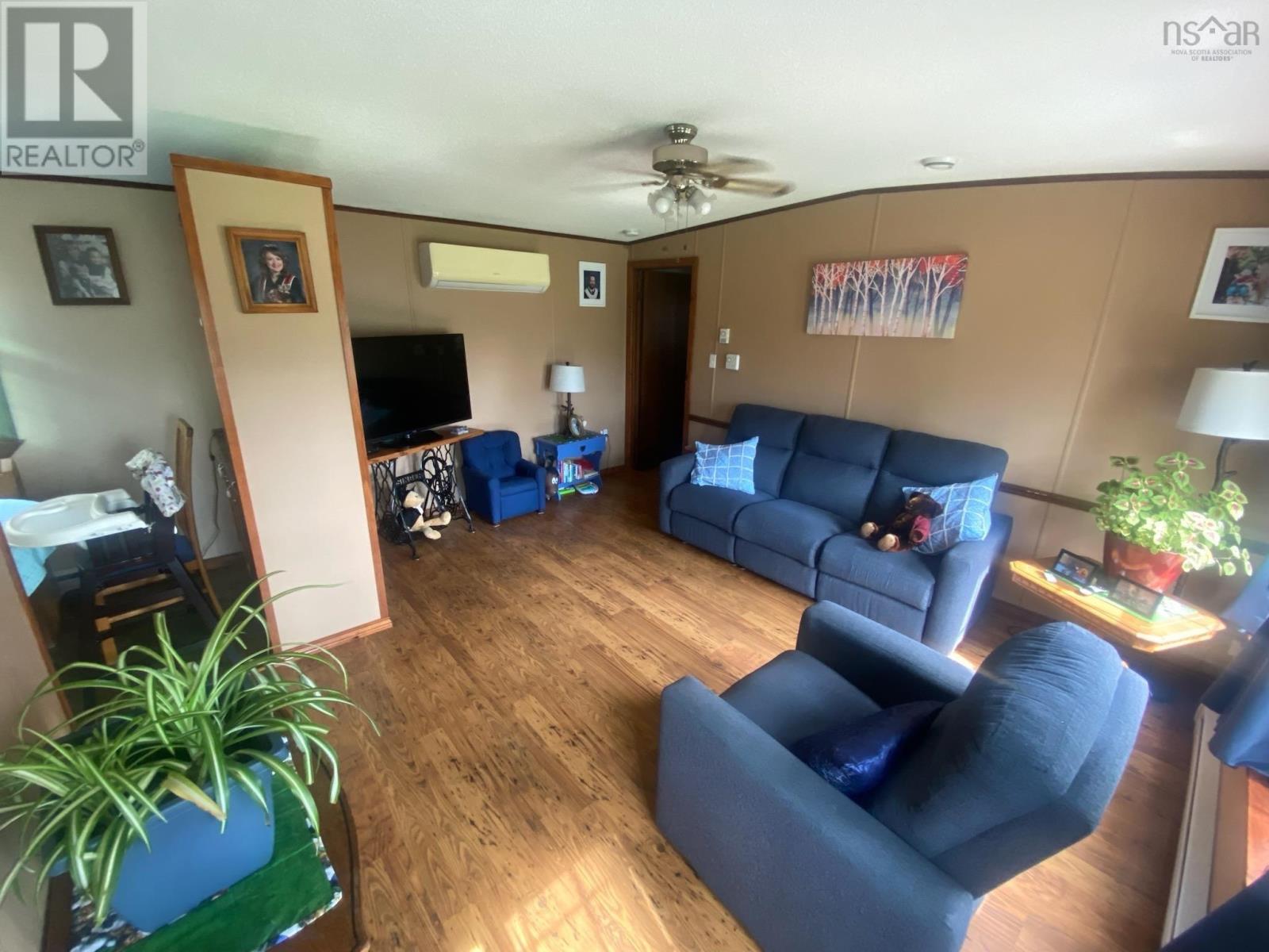 1824 Glen Road, Glen Road, Nova Scotia  B2G 2L3 - Photo 3 - 202411263