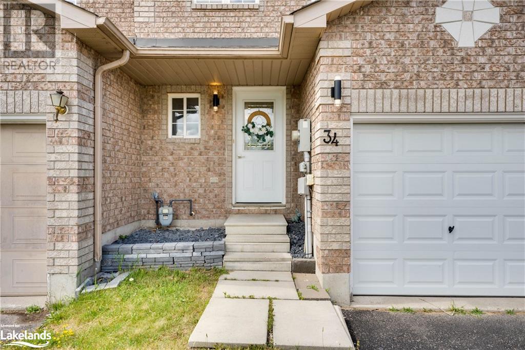 34 Monarchy Street, Barrie, Ontario  L4M 7K1 - Photo 3 - 40593676
