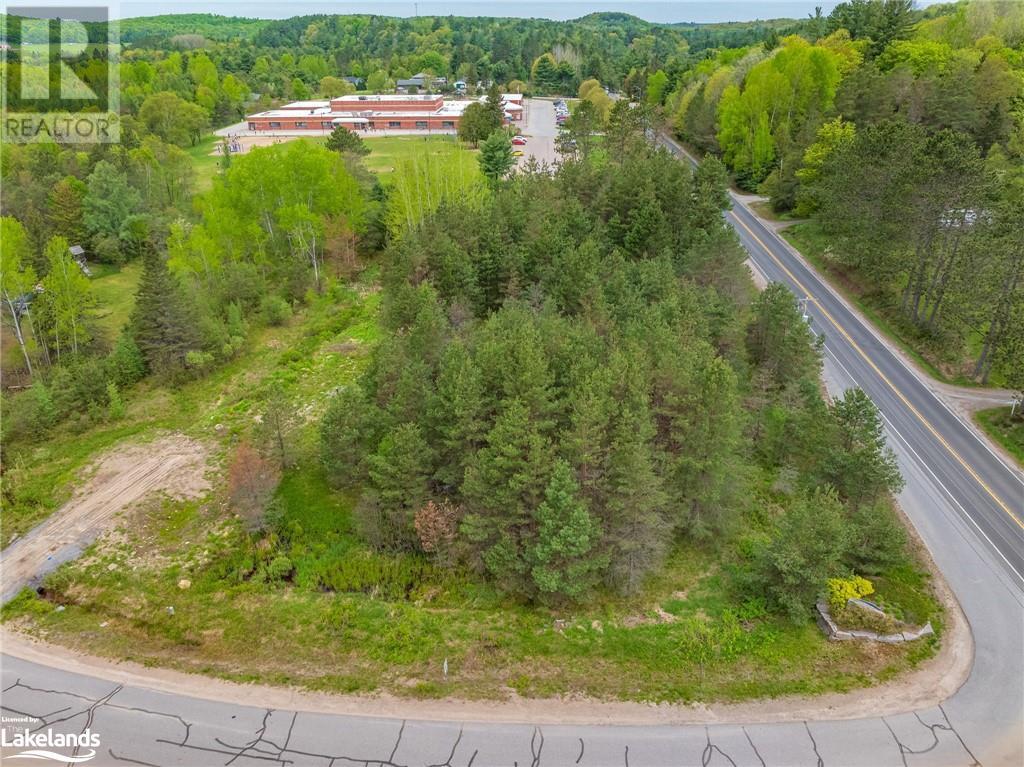 2 Renwick Drive, Huntsville, Ontario  P1H 2M3 - Photo 4 - 40590055