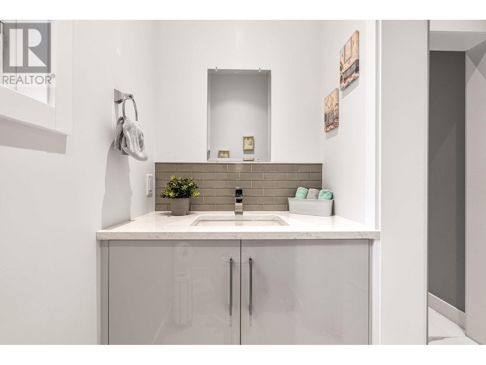 1028 Goat Ridge Drive, Britannia Beach, British Columbia  V8B 1J2 - Photo 10 - R2886148