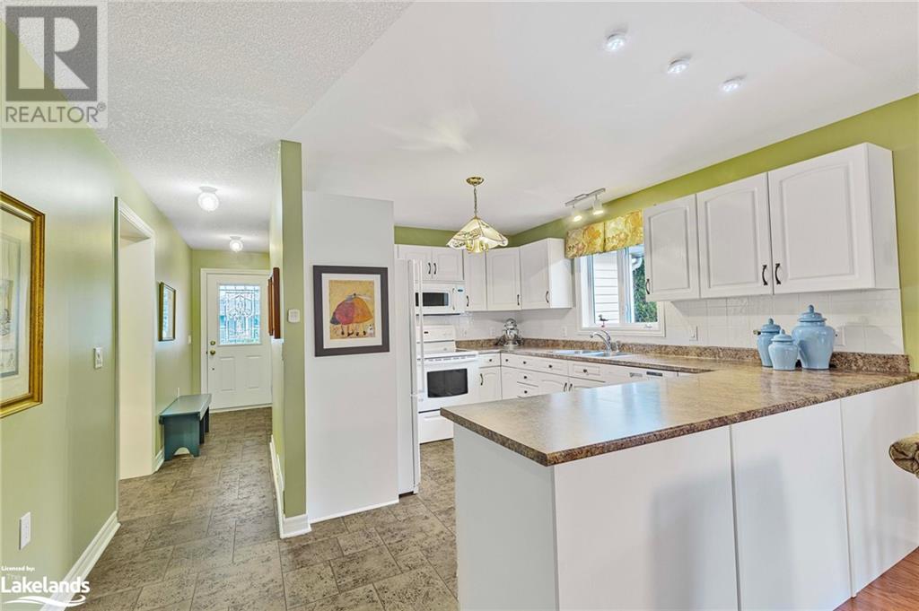75 Pennsylvania Avenue, Wasaga Beach, Ontario  L9Z 3A8 - Photo 7 - 40587978