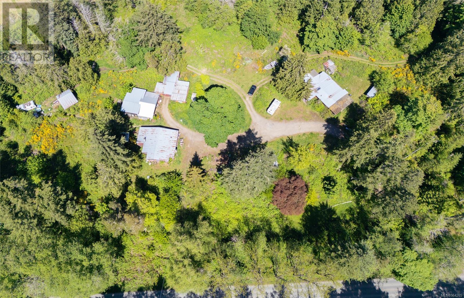 Property at 4510 Bedwell Harbour Rd image 5