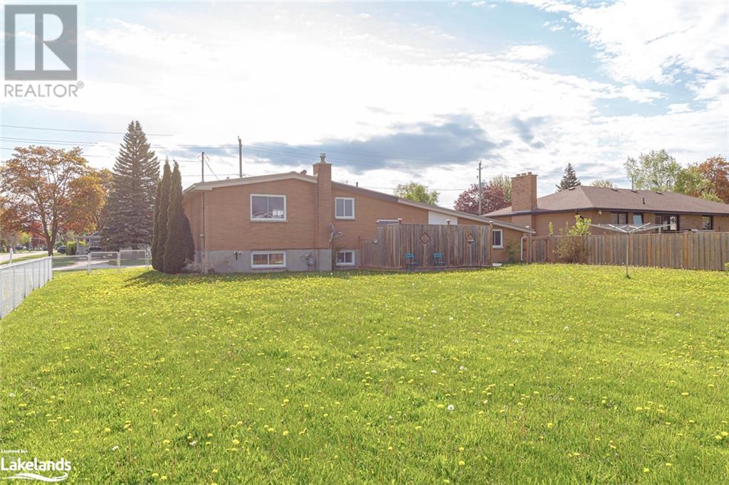 594 Oak Street, Collingwood, Ontario  L9Y 2Z1 - Photo 18 - 40588889