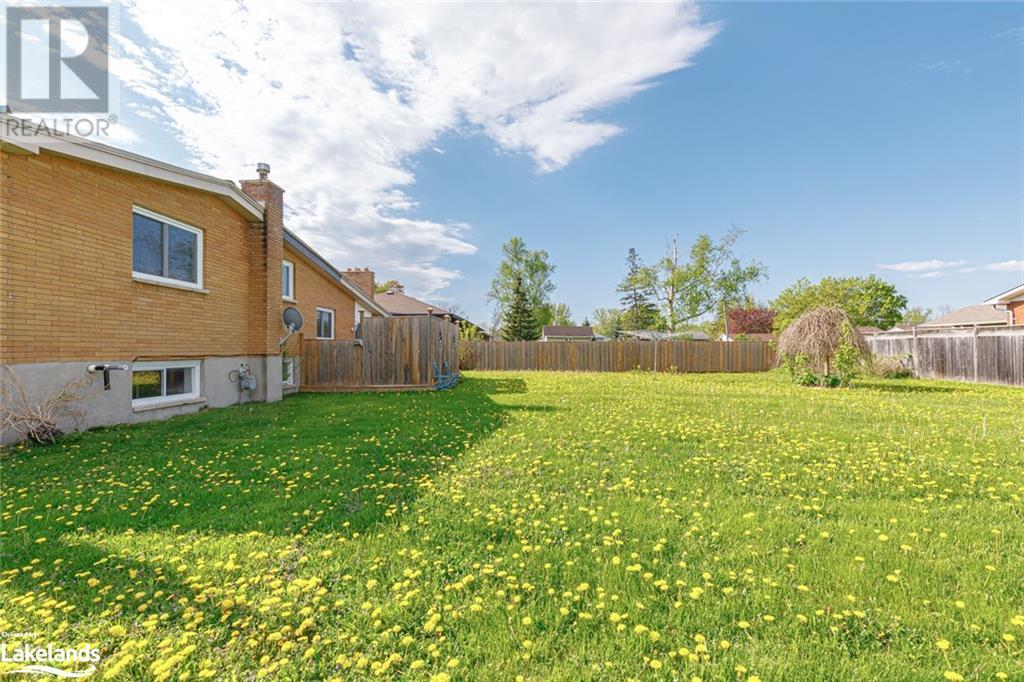 594 Oak Street, Collingwood, Ontario  L9Y 2Z1 - Photo 17 - 40588889