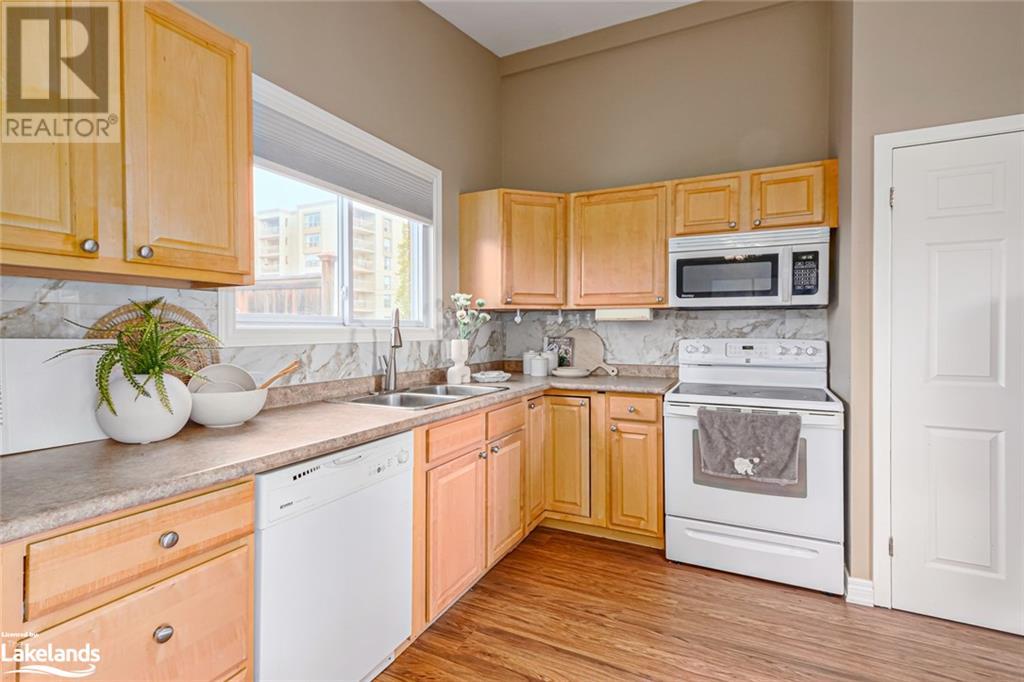594 Oak Street, Collingwood, Ontario  L9Y 2Z1 - Photo 8 - 40588889