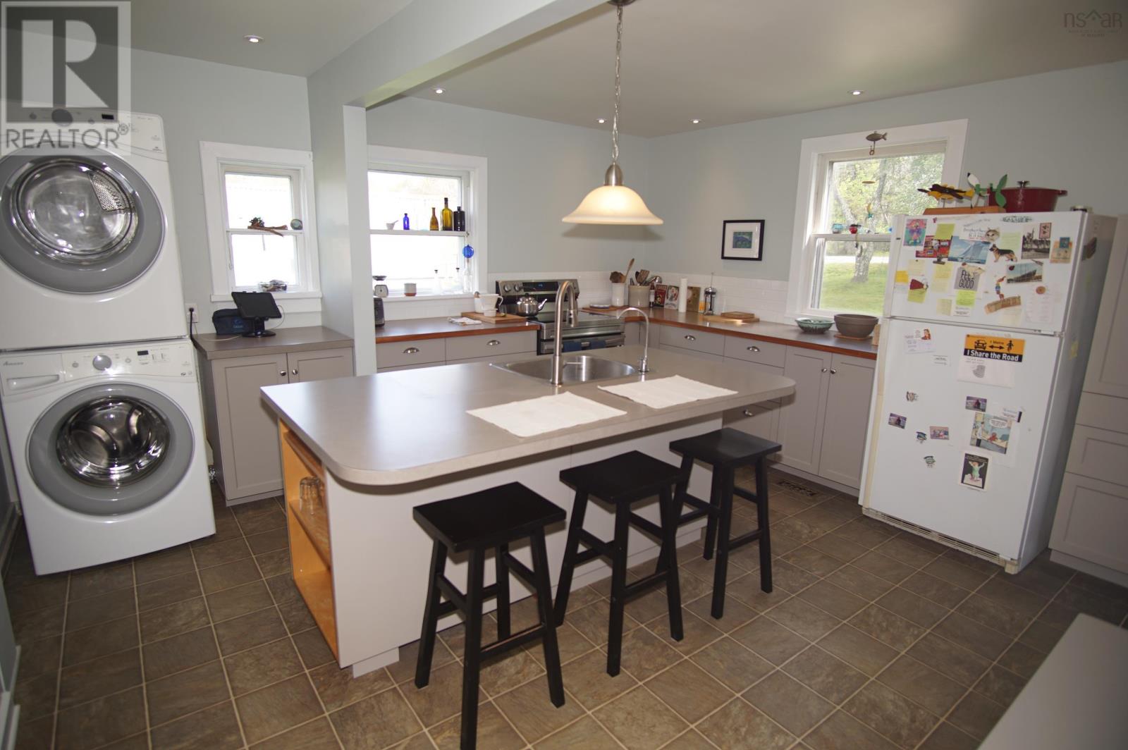 211 Mowatt Street, Shelburne, Nova Scotia  B0T 1W0 - Photo 14 - 202411351