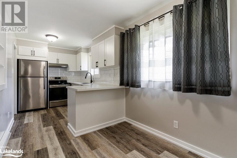25 Simcoe Street, Penetanguishene, Ontario  L9M 1A8 - Photo 4 - 40592691