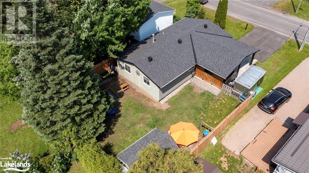 17 Smith Street, Bracebridge, Ontario  P1L 1E8 - Photo 2 - 40593746