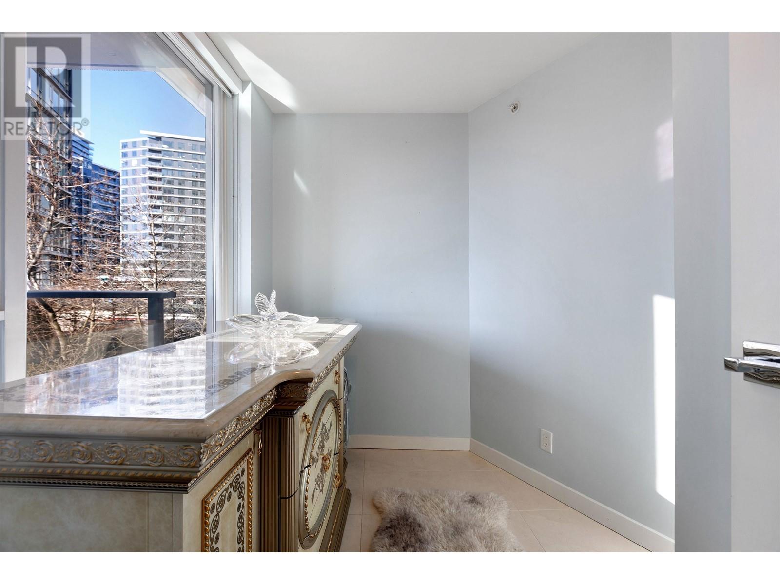 305 8 Smithe Mews, Vancouver, British Columbia  V6B 0A5 - Photo 27 - R2886454
